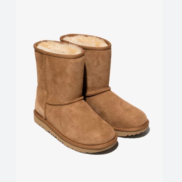 UGG Kids' Classic Short II Water Resistant Shearling Boot Chestnut Brown Size 4